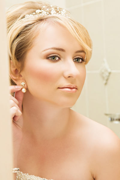 wedding hairstyles for short hair with bangs $
